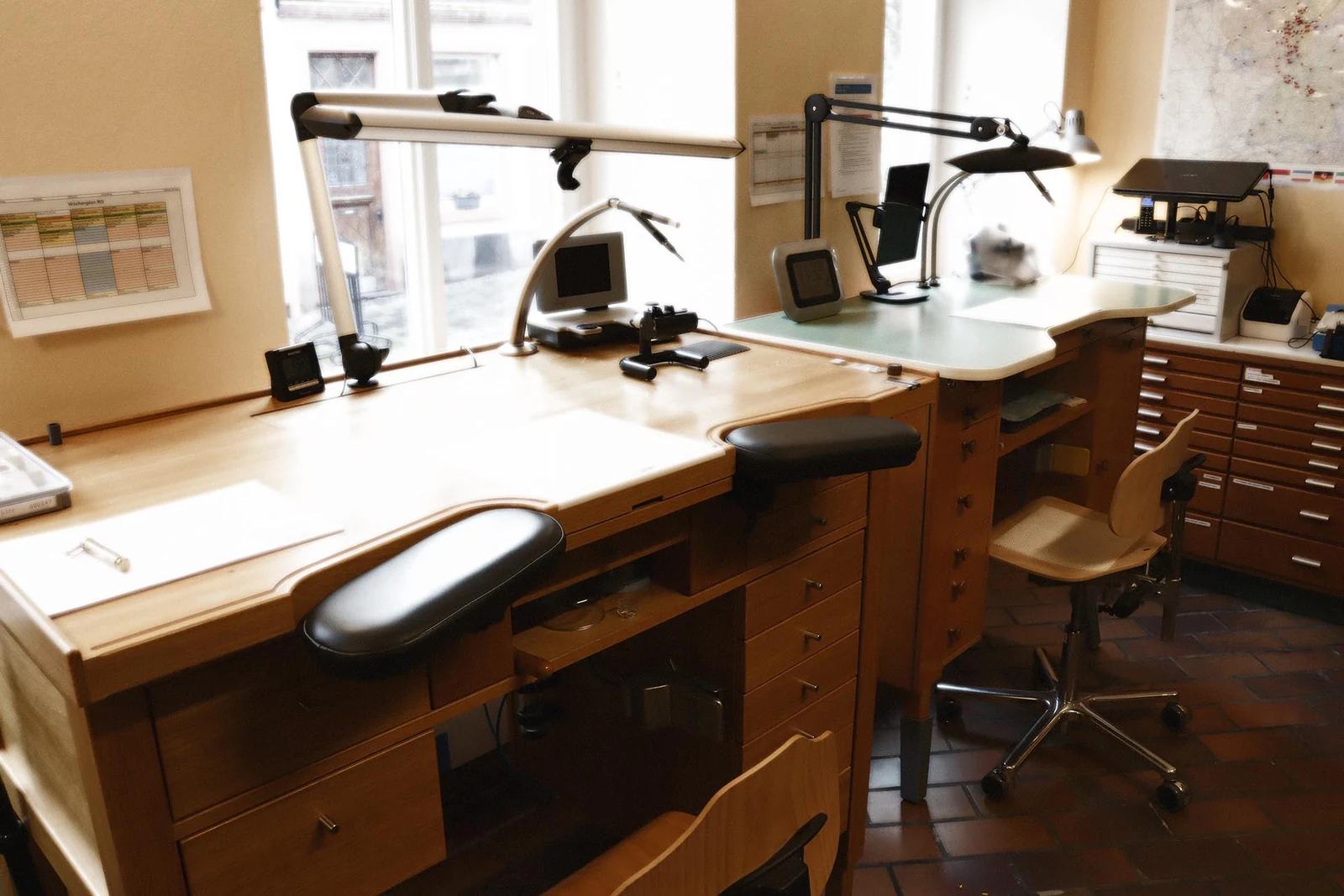 Watchmaking workstations in the Oppenheim workshop